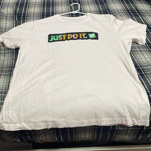 Women’s Nike shirt